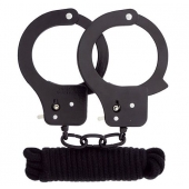 Чёрные наручники из листового металла в комплекте с веревкой BONDX METAL CUFFS LOVE ROPE SET - Dream Toys - купить с доставкой в Черкесске