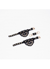 Черные кожаные наручники с клепками, кольцами и золотистой фурнитурой - Crazy Handmade - купить с доставкой в Черкесске