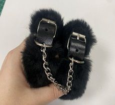 Черные наручники на цепи с меховой опушкой - Лунный свет - купить с доставкой в Черкесске