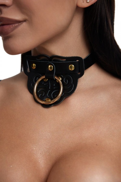Черный фигурный кожаный ошейник с золотистой фурнитурой - Crazy Handmade - купить с доставкой в Черкесске
