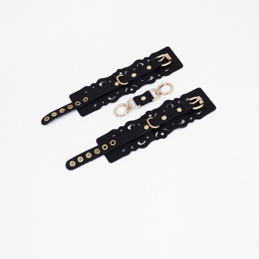 Черные кожаные наручники с узорами и золотистой фурнитурой - Crazy Handmade - купить с доставкой в Черкесске