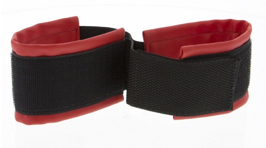 Полиуретановые манжеты для фиксации рук вместе Bound Together Wrist Restraints - Blush Novelties - купить с доставкой в Черкесске